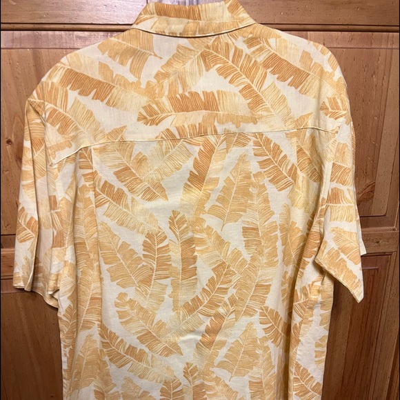 The Havanera Company , sleek Hawaiian style button down shirt, size XL - Picture 3 of 3